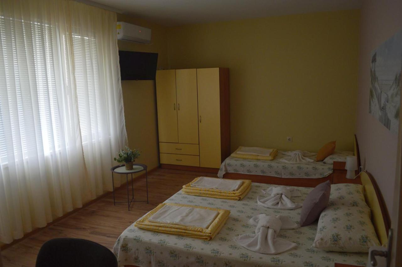 Yanis Černomorec Exterior foto