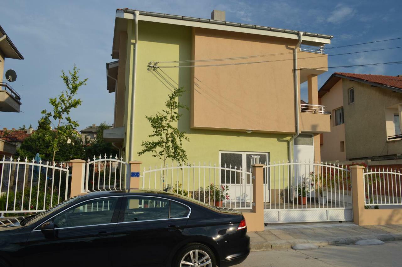 Yanis Černomorec Exterior foto
