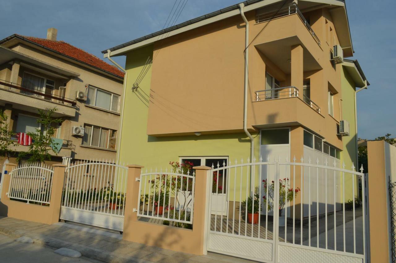 Yanis Černomorec Exterior foto