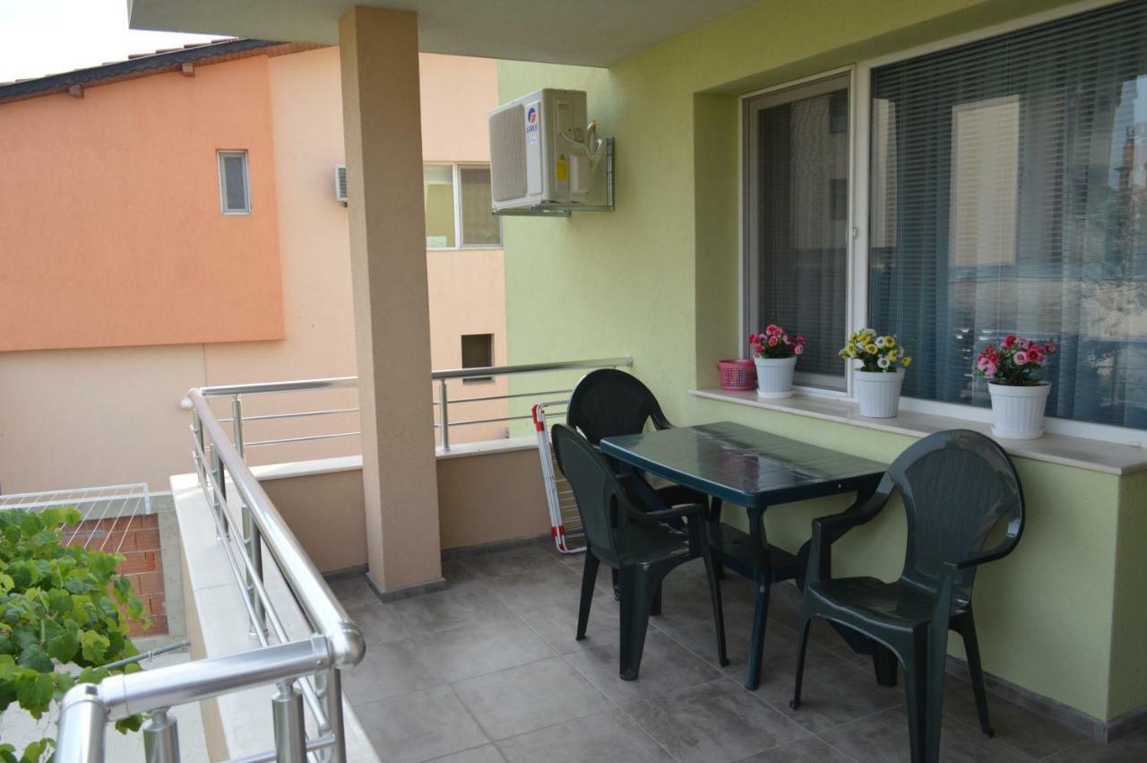 Yanis Černomorec Exterior foto